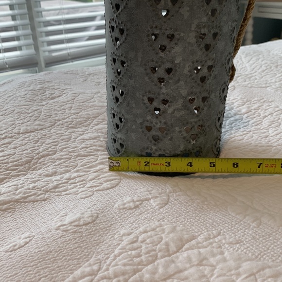 Galvanized heart lantern with rope handle - Picture 6 of 6